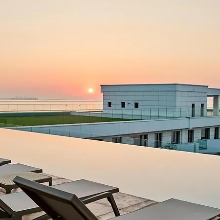 Sea Reflections - Infinity Pool & * Navodari