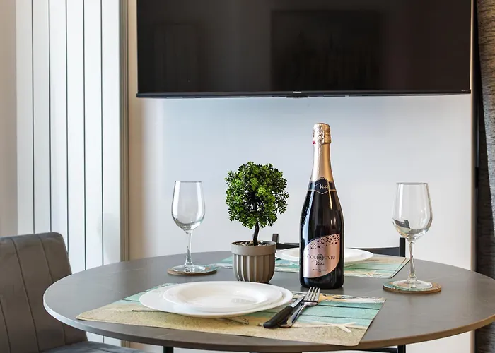 Sea Reflections - Infinity Pool & * Năvodari