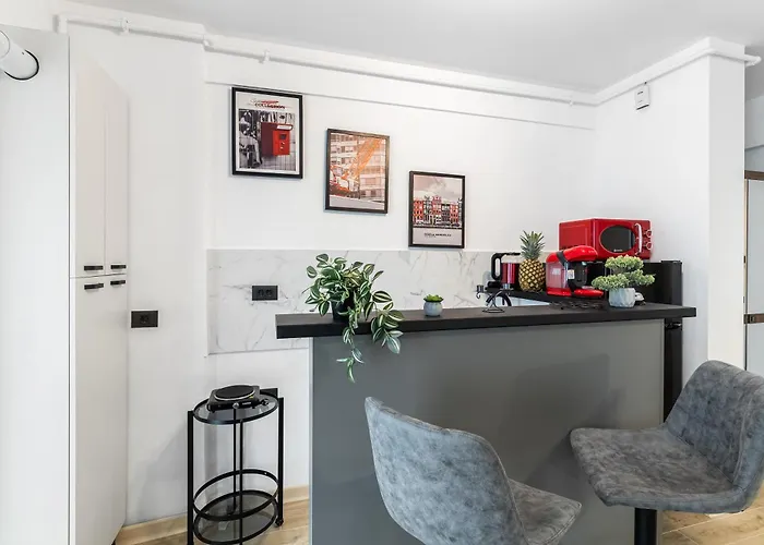 Sea Reflections - Infinity Pool & Apartment