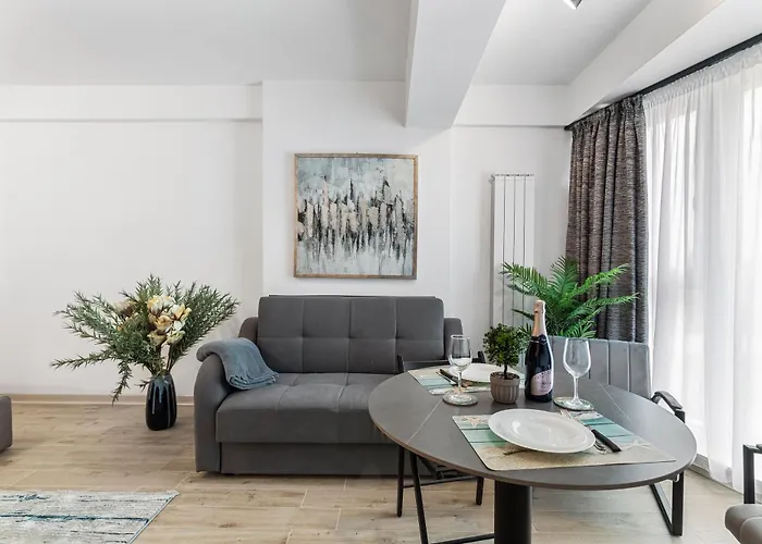 Sea Reflections - Infinity Pool & Năvodari