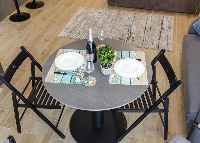 Sea Reflections - Infinity Pool & *