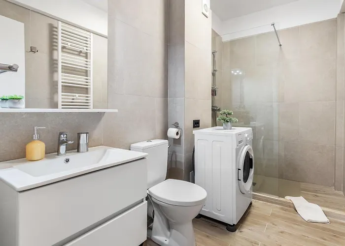 Sea Reflections - Infinity Pool & Năvodari