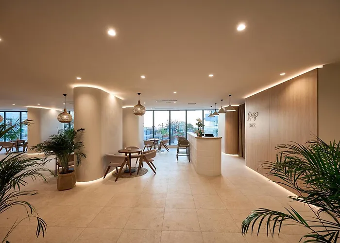 Sea Reflections - Infinity Pool & * Năvodari