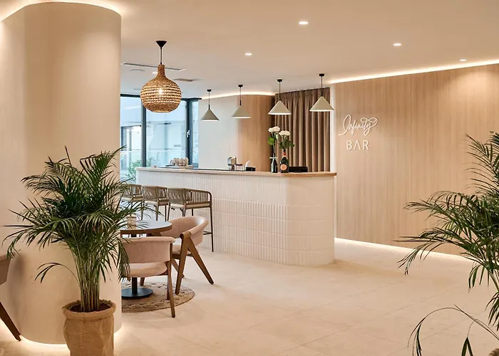 Sea Reflections - Infinity Pool & *