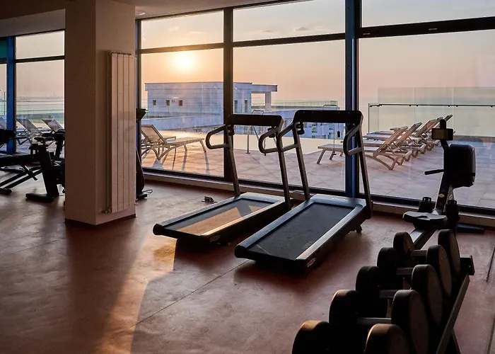 Sea Reflections - Infinity Pool & Năvodari