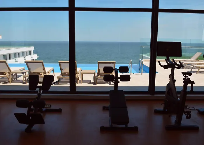 Sea Reflections - Infinity Pool &