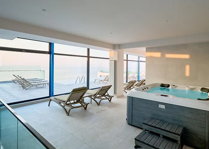 Sea Reflections - Infinity Pool & Năvodari