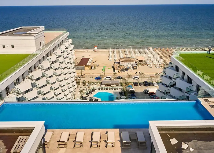 Sea Reflections - Infinity Pool & Apartment