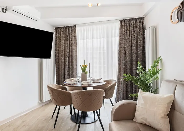 Sea Reflections - Infinity Pool & Năvodari