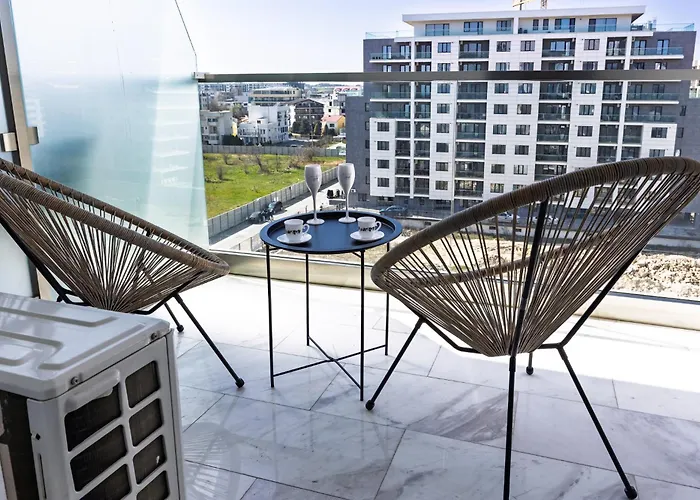 Sea Reflections - Infinity Pool & Apartment Năvodari