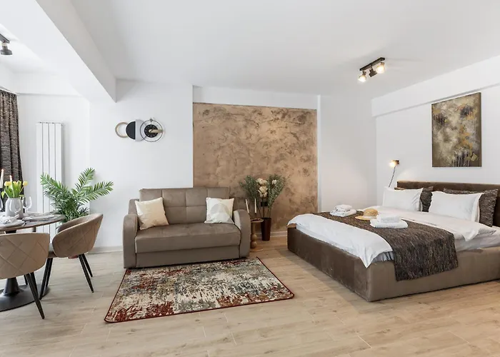 Sea Reflections - Infinity Pool & Năvodari