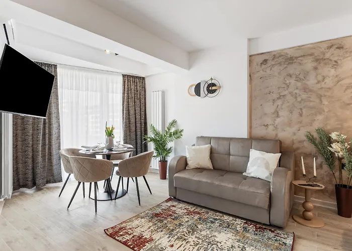 Sea Reflections - Infinity Pool & Năvodari