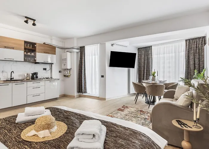 Sea Reflections - Infinity Pool & * Năvodari