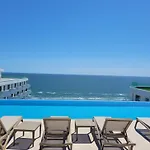 Sea Reflections In Infinity Pool & Navodari