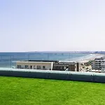Sea Reflections In Infinity Pool & Apartment *