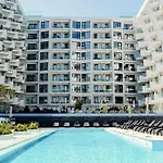 Apartment Sea Reflections In Infinity Pool & Navodari
