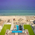 Sea Reflections In Infinity Pool & Apartment *