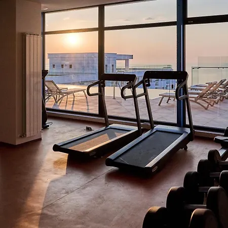 Sea Reflections - Infinity Pool & Năvodari