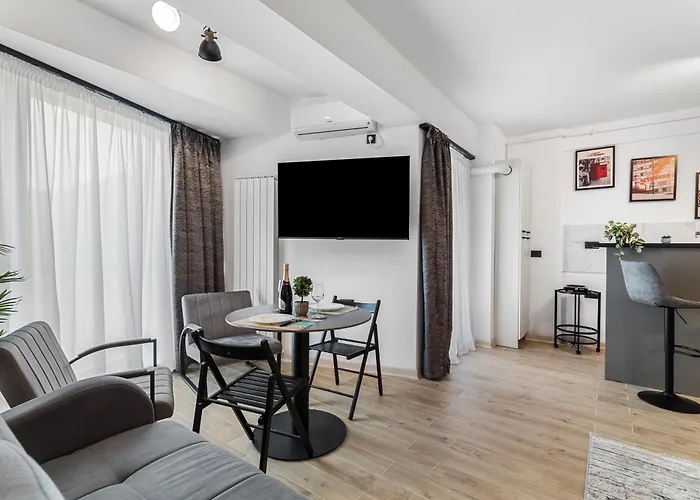 Apartment Sea Reflections - Infinity Pool & Navodari